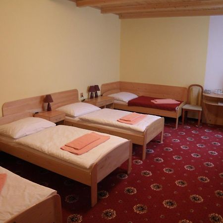 Sport-V-Hotel Hrotovice Ngoại thất bức ảnh