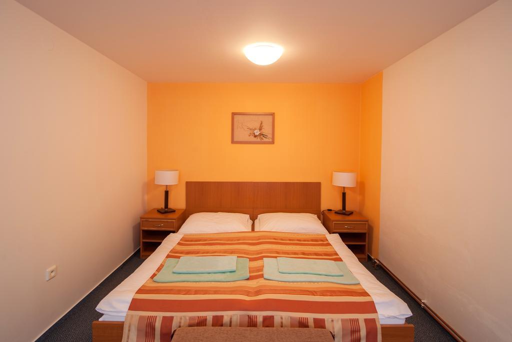 Sport-V-Hotel Hrotovice Phòng bức ảnh