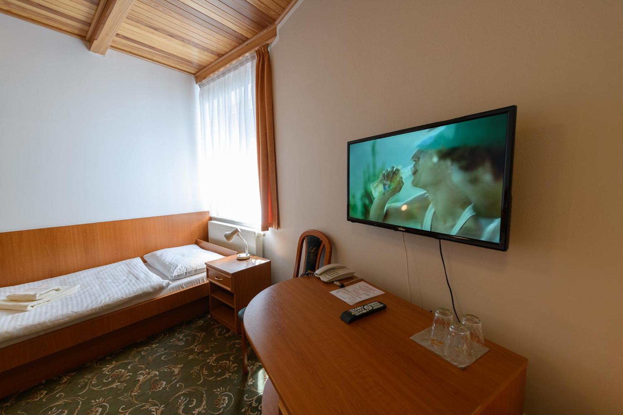 Sport-V-Hotel Hrotovice Ngoại thất bức ảnh