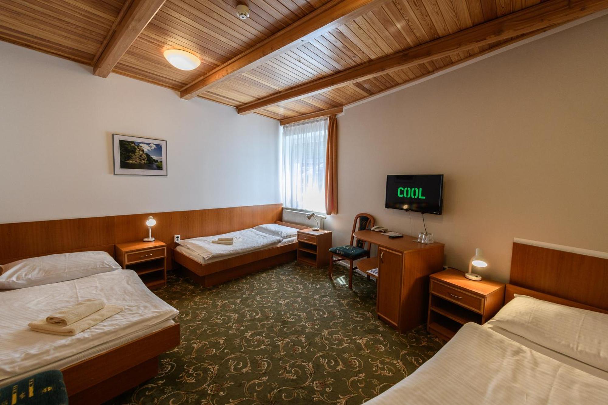 Sport-V-Hotel Hrotovice Ngoại thất bức ảnh