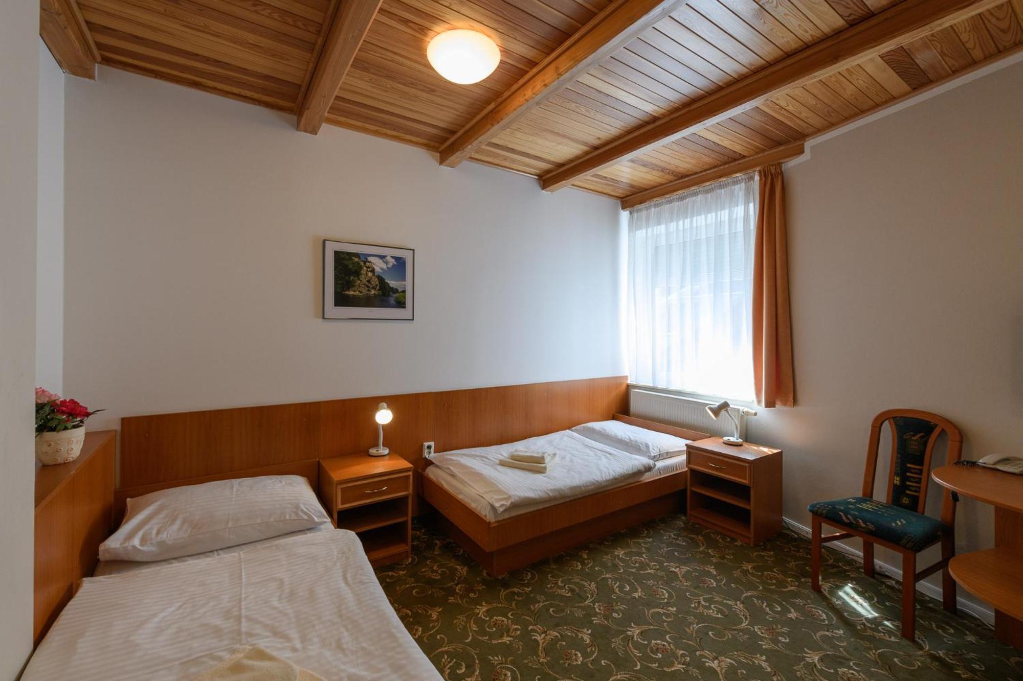 Sport-V-Hotel Hrotovice Ngoại thất bức ảnh