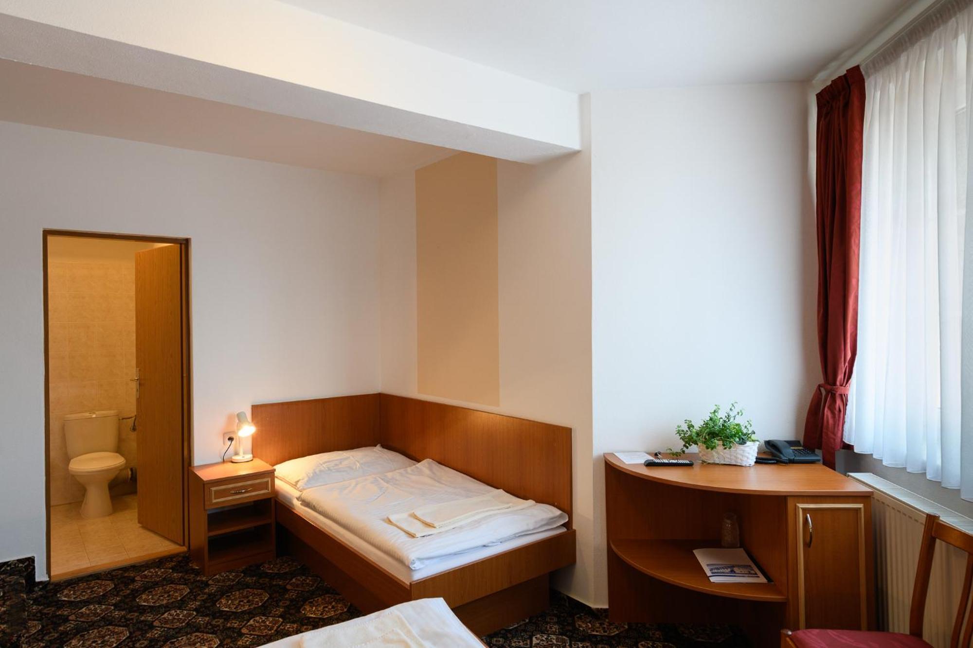 Sport-V-Hotel Hrotovice Ngoại thất bức ảnh