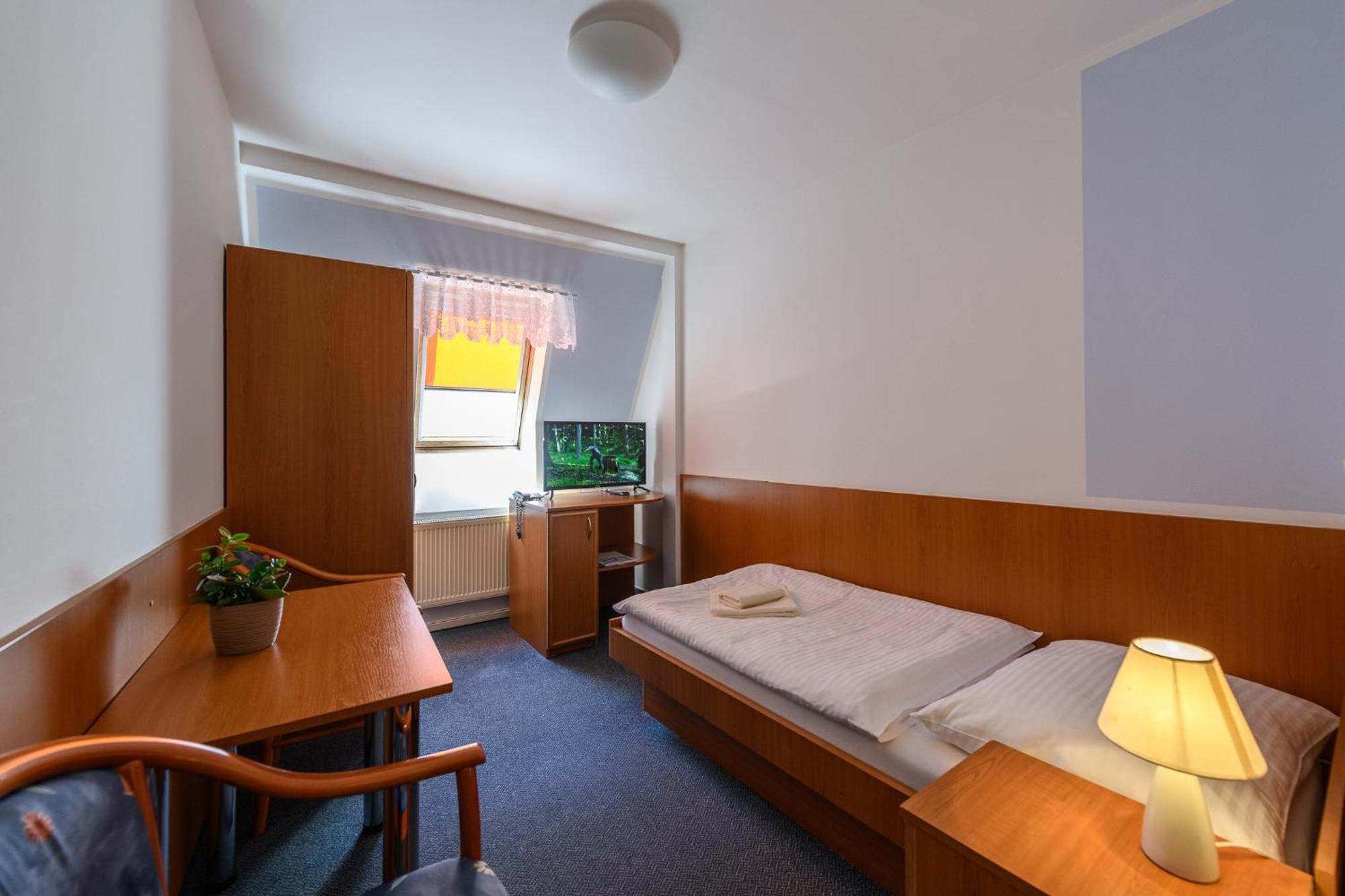 Sport-V-Hotel Hrotovice Ngoại thất bức ảnh