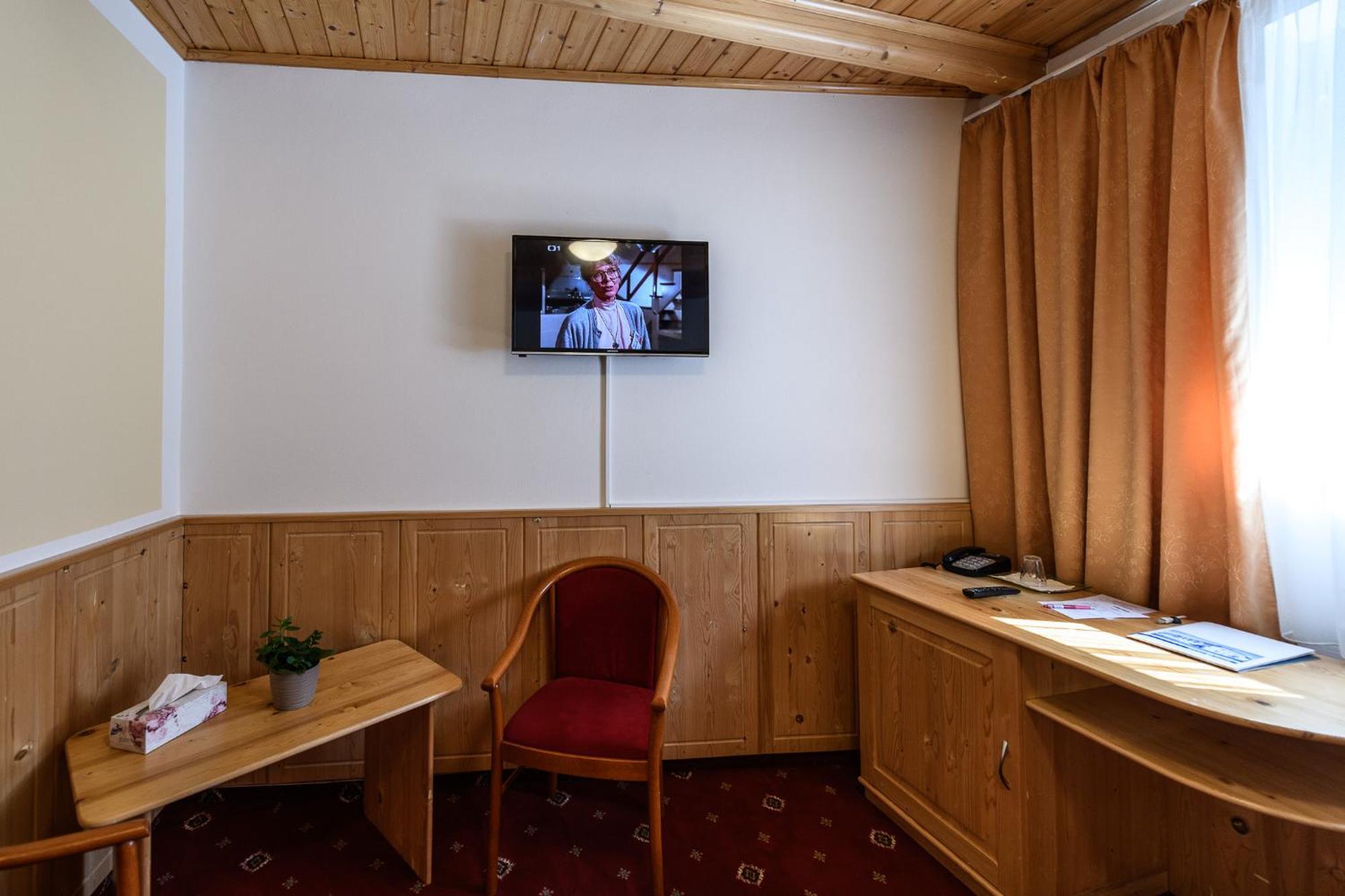 Sport-V-Hotel Hrotovice Ngoại thất bức ảnh