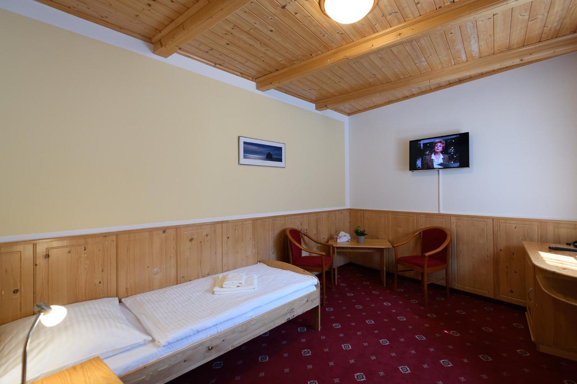 Sport-V-Hotel Hrotovice Ngoại thất bức ảnh