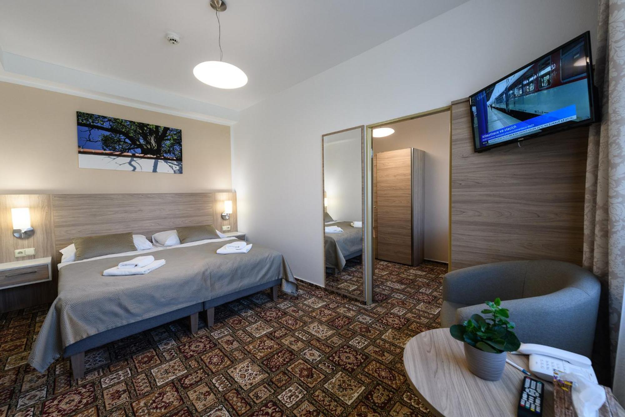 Sport-V-Hotel Hrotovice Ngoại thất bức ảnh