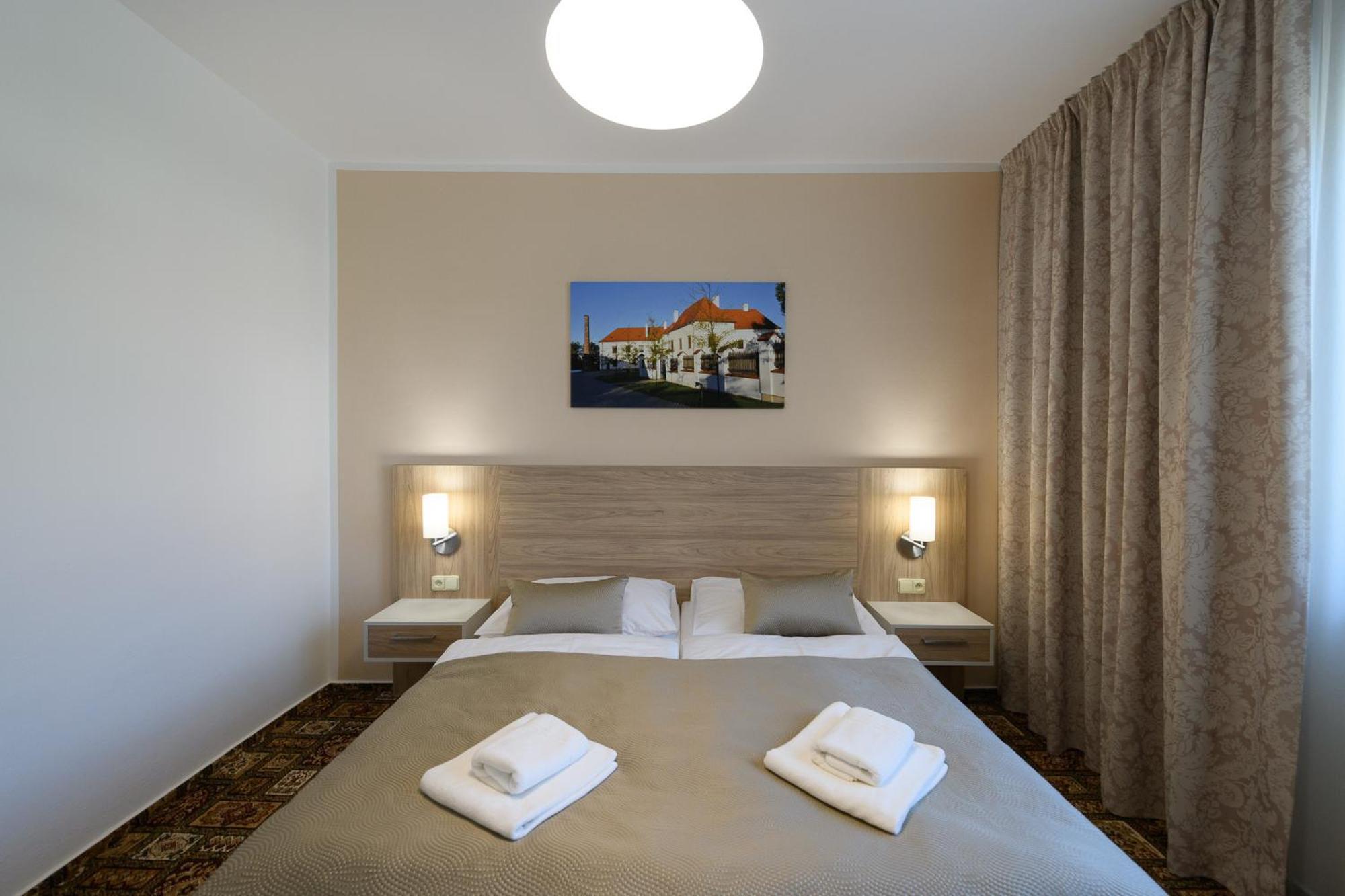 Sport-V-Hotel Hrotovice Ngoại thất bức ảnh