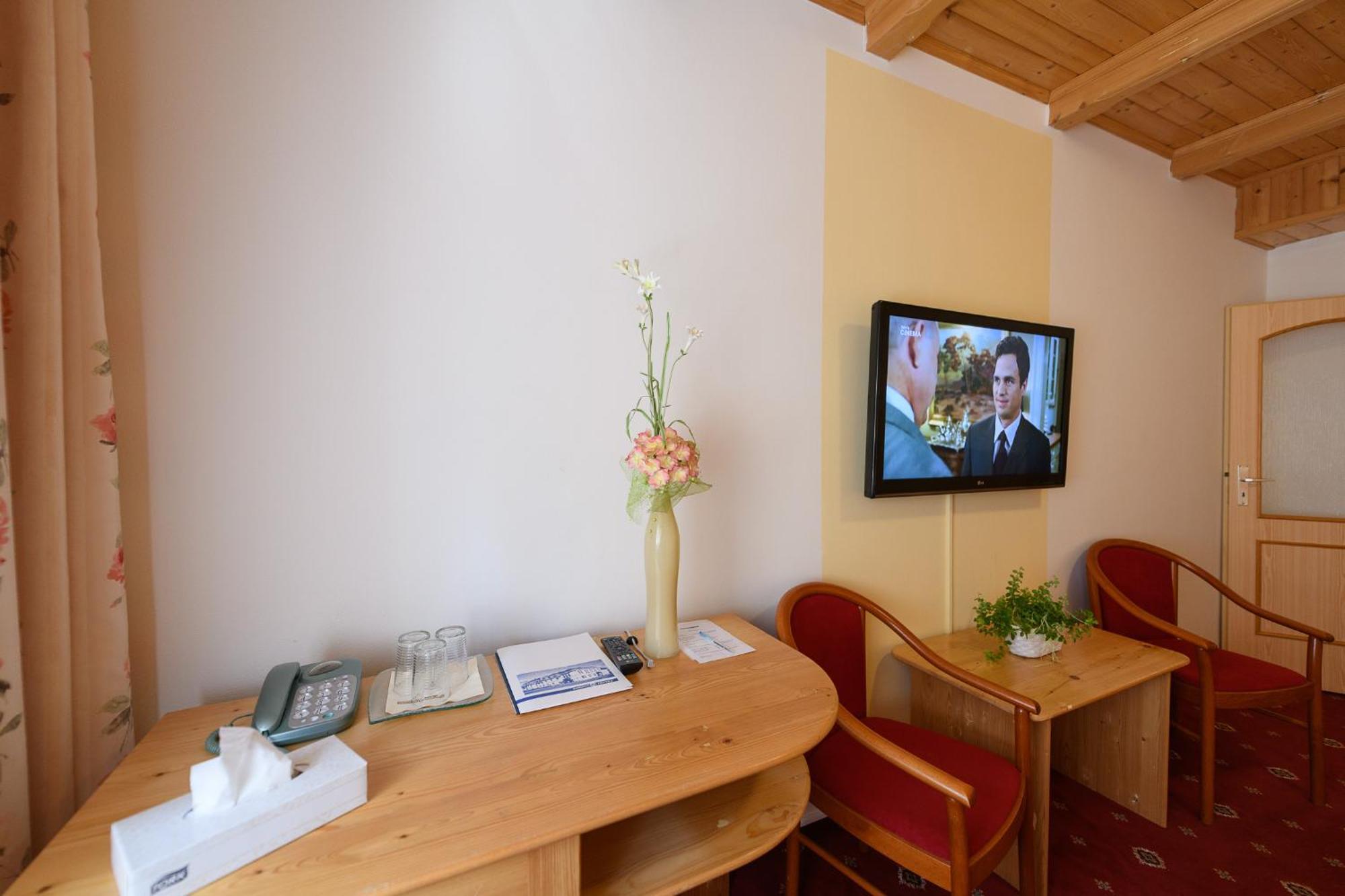 Sport-V-Hotel Hrotovice Ngoại thất bức ảnh
