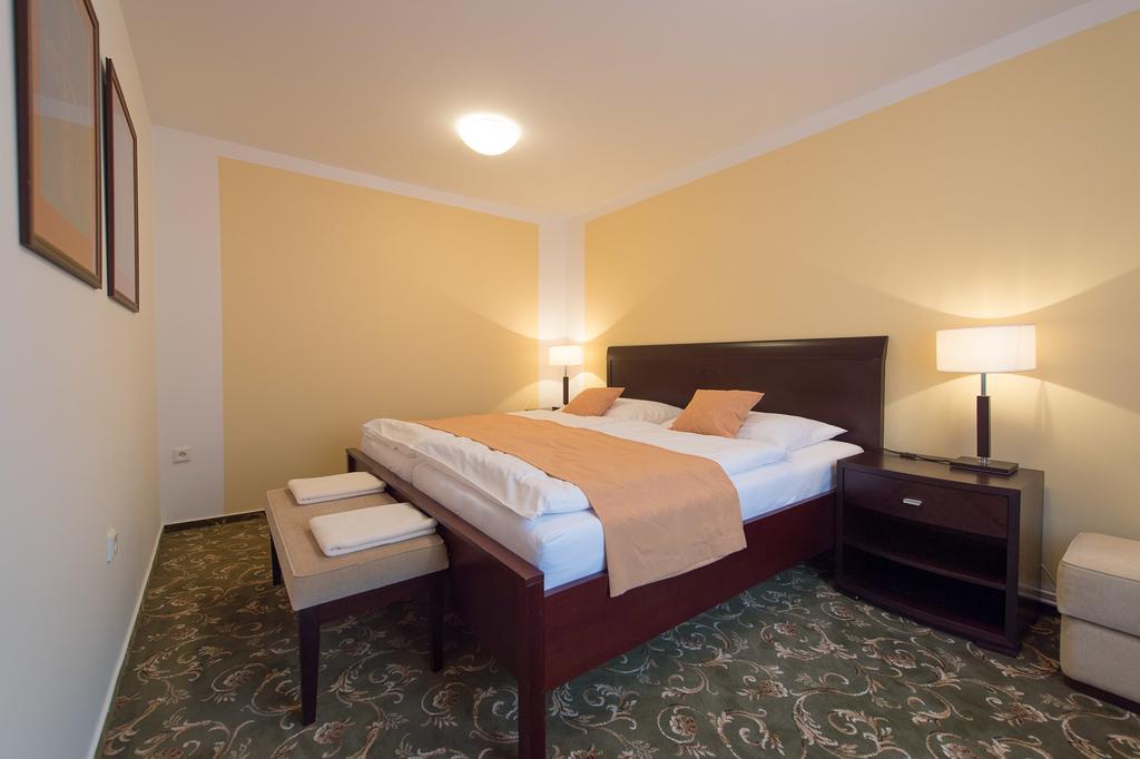 Sport-V-Hotel Hrotovice Ngoại thất bức ảnh