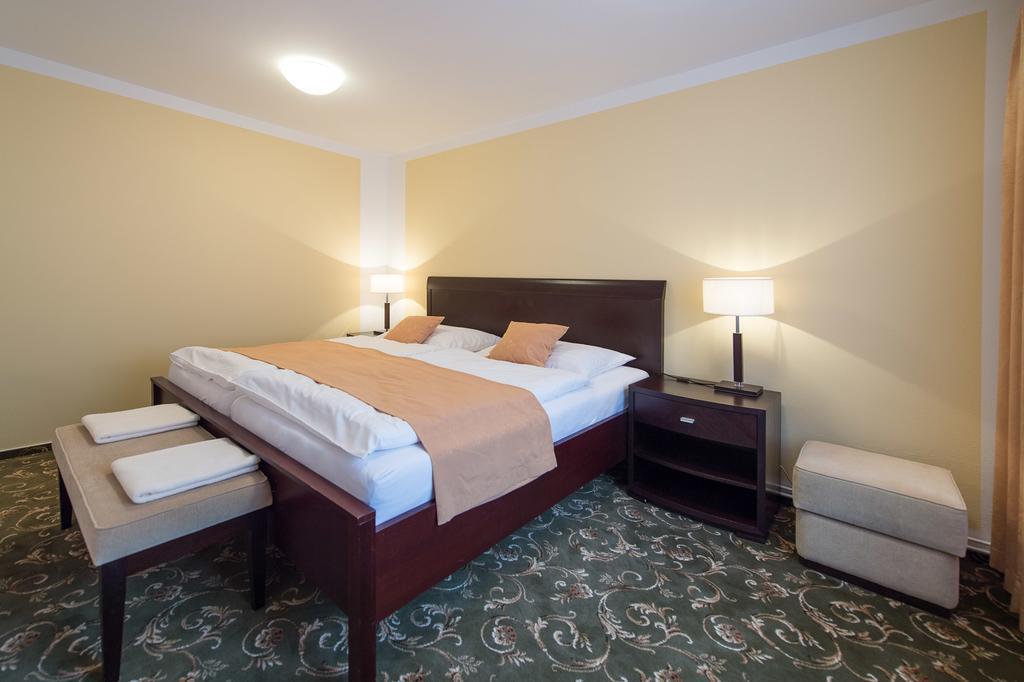 Sport-V-Hotel Hrotovice Ngoại thất bức ảnh