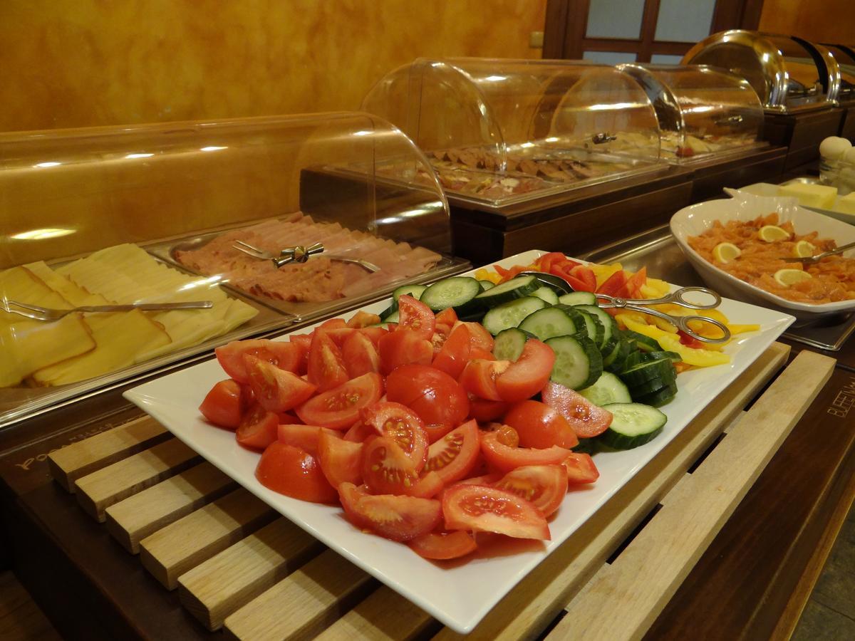 Sport-V-Hotel Hrotovice Ngoại thất bức ảnh
