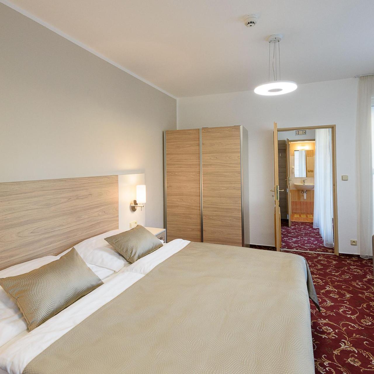 Sport-V-Hotel Hrotovice Ngoại thất bức ảnh
